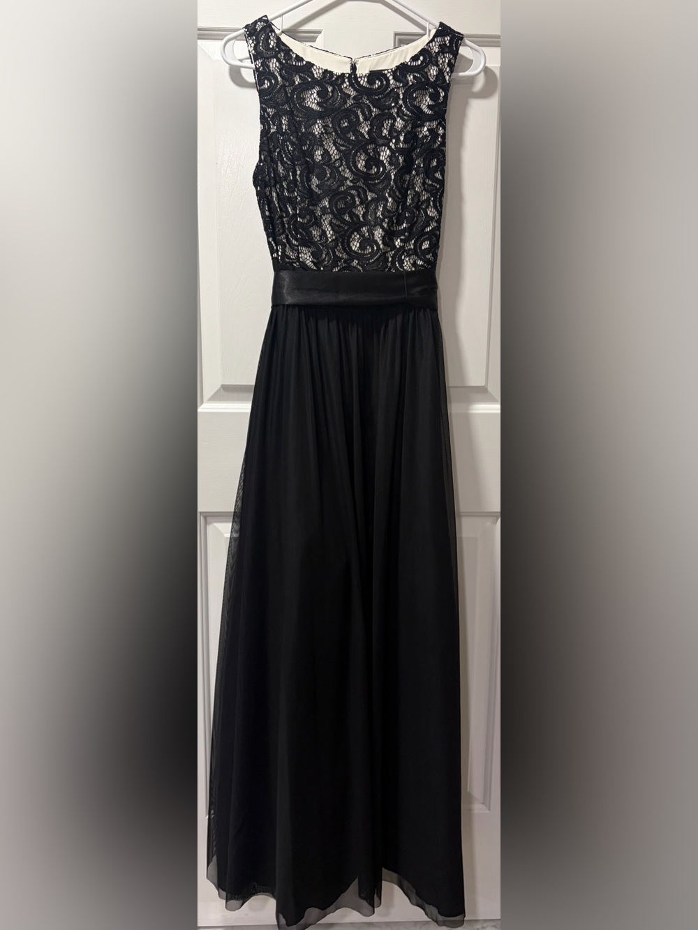 Jessica Howard Elegant Black Lace & Chiffon Formal Maxi Gown - Sz 8